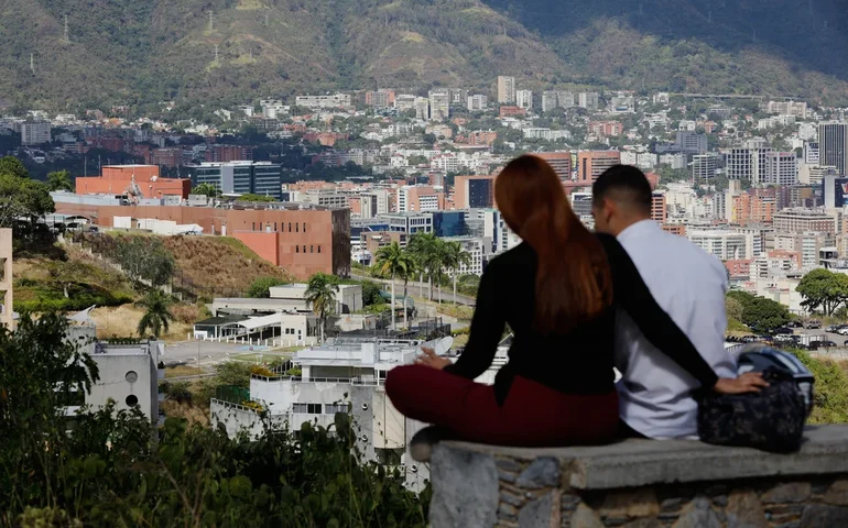 EUA e Venezuela dão passos iniciais para restaurar relações após a queda de Maduro