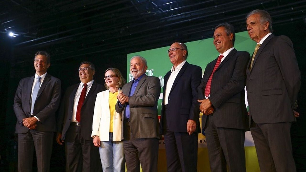 Veja quem são os 37 ministros do novo governo Lula E confira perfis