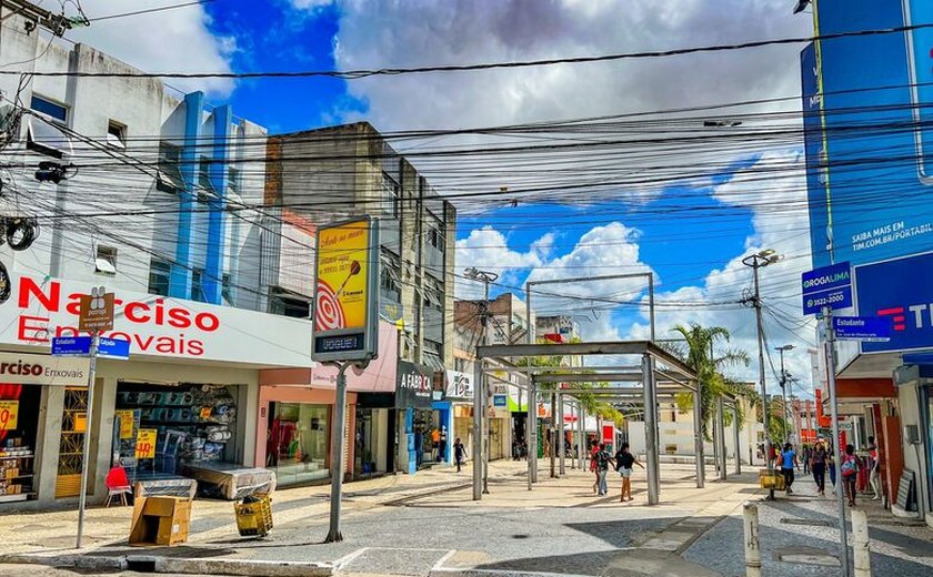 Comércio de Arapiraca promove feira de descontos para o Carnaval com apoio da Prefeitura
