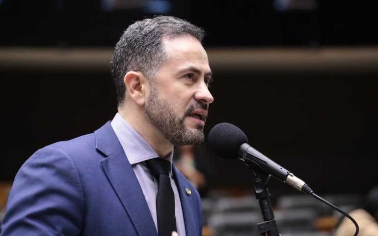 Câmara aprova prisão de até 15 anos para quem alterar bebidas e causar morte