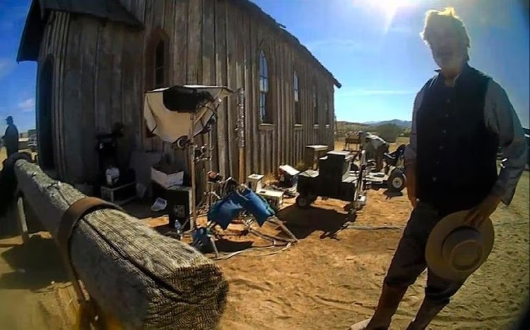 Caso 'Rust': armeira é acusada de transferir drogas no dia dos disparos que mataram diretora