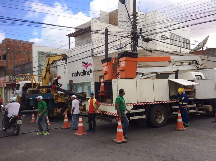 Prefeitura instala novo semáforo e sinalização está em funcionamento no Centro de Arapiraca