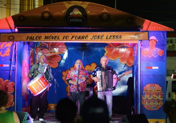 Cultura e alegria marcam noite de famílias com o projeto Palco Móvel no José Tenório