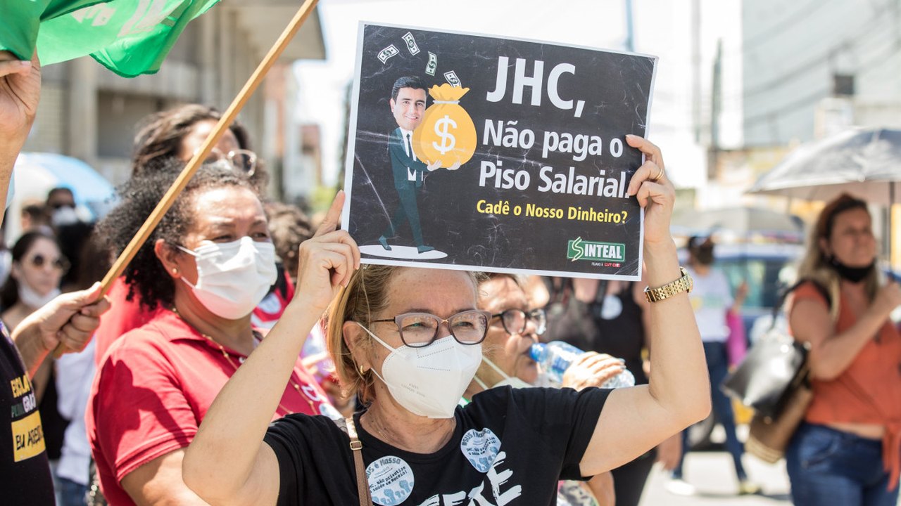 Escolas municipais entram em greve nesta segunda (11) em Maceió