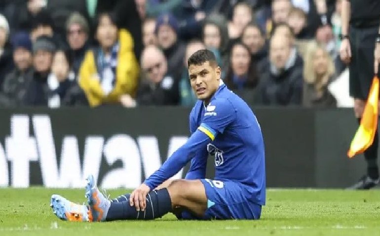 Thiago Silva sofre lesão ligamentar no joelho e vira desfalque no Chelsea
