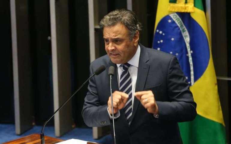 AGU dá parecer favorável a Aécio Neves em ação no STF