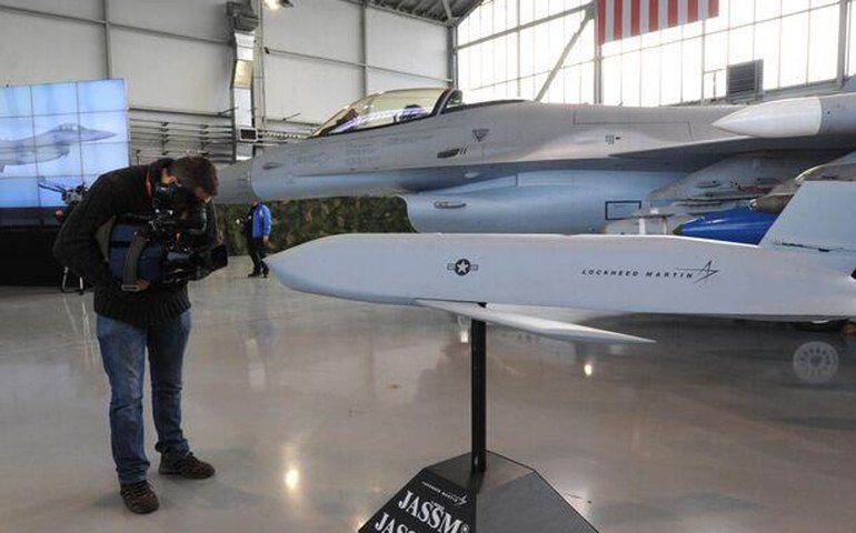 Mísseis dos EUA para Kiev: o que pensam analistas sobre possível escalada do Estado profundo ocidental?