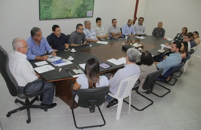 Prefeito Rogério Teófilo e secretários discutem alinhamento de ações para 2018 em Arapiraca
