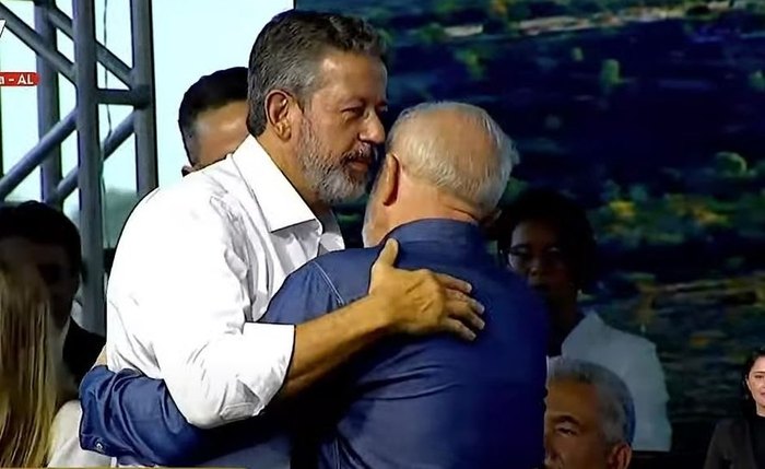 Arthur Lira e Lula durante ato político em Alagoas