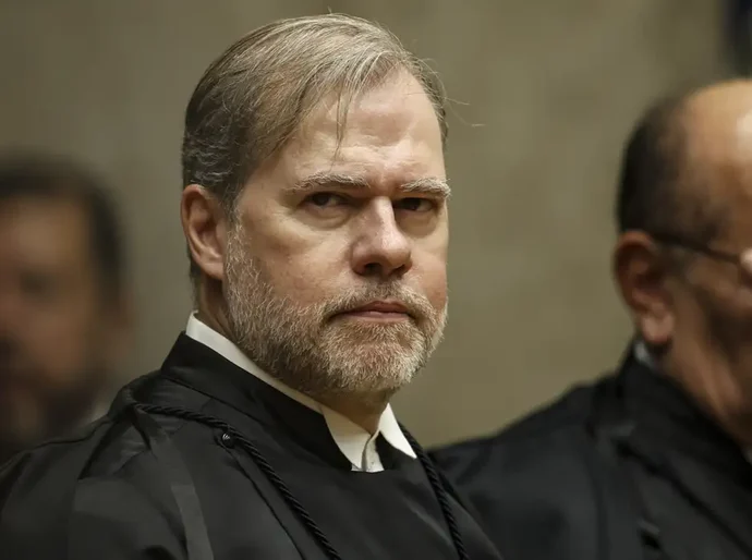 Banco Master: Toffoli pede que PF envie dados de celulares apreendidos