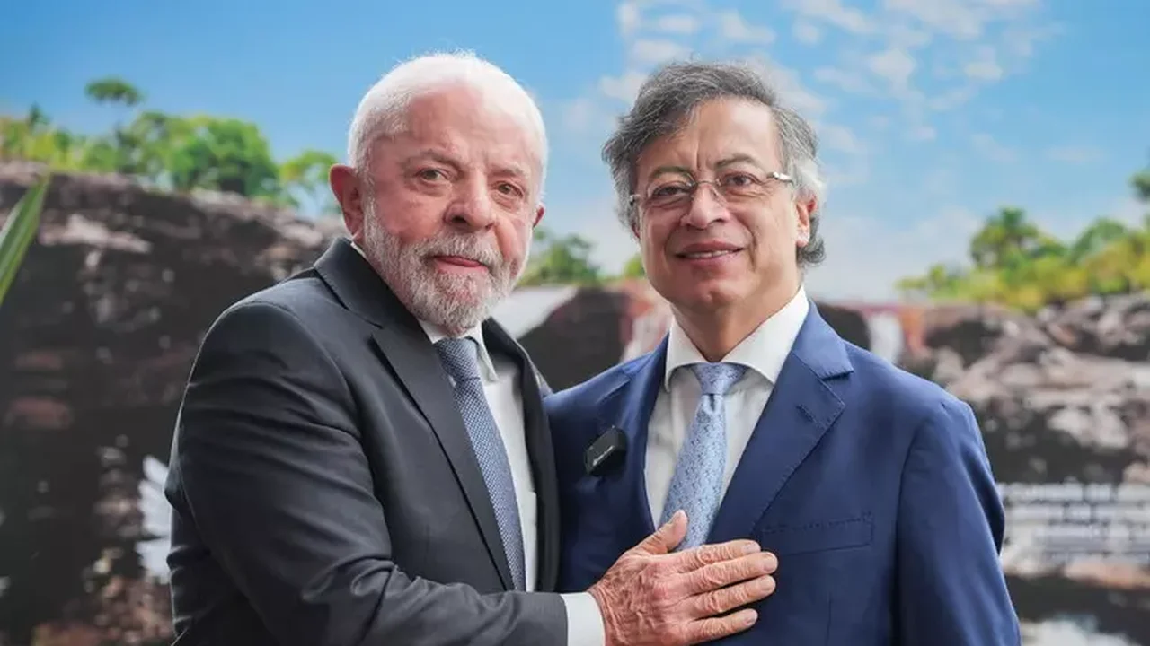 Petro promete a Lula transição pacífica de poder na Colômbia