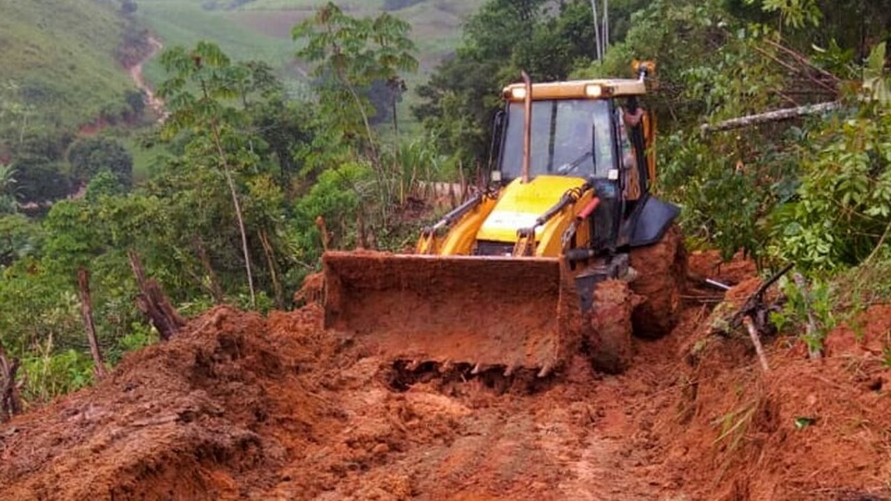 Viçosa recebe apoio do Governo do Estado para recuperar estradas vicinais