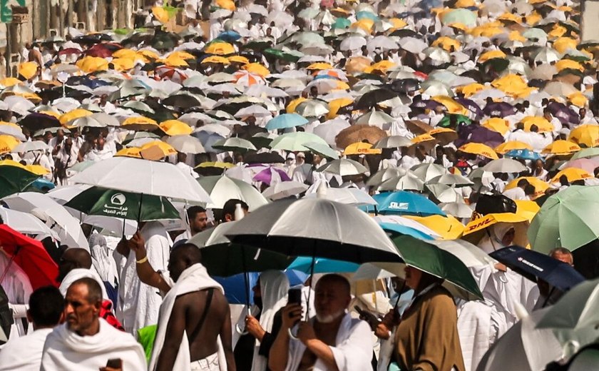 Mais de mil pessoas morrem em peregrinação à Meca em meio ao calor extremo