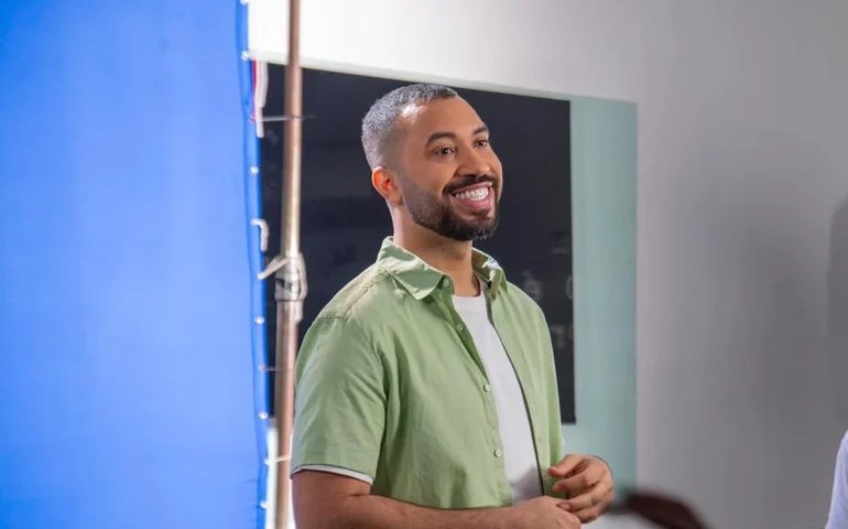 Quais os globais citados na planilha dos influenciadores e o que falam sobre eles?