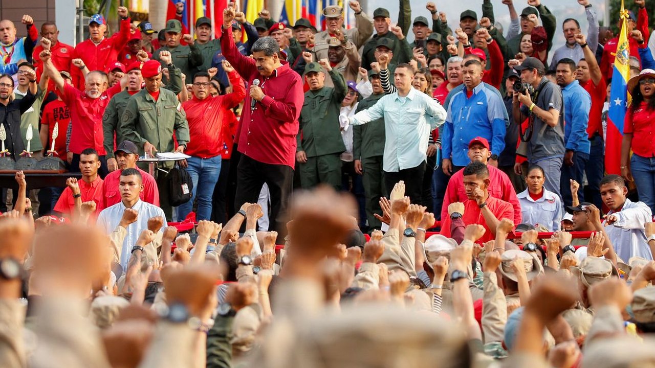 Maduro diz que vitória foi triunfo da independência da Venezuela