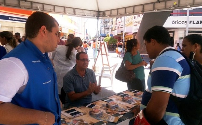 Consumidores do Centro têm acesso a informações sobre direitos do consumidor