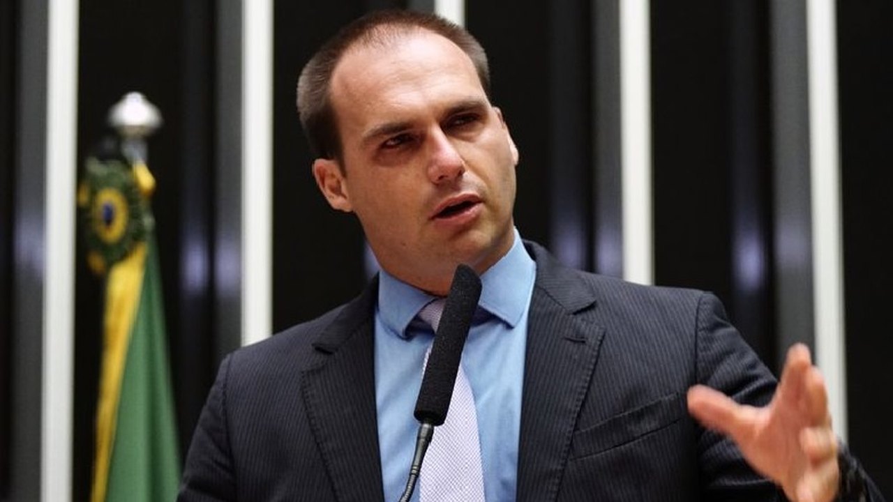 STF dá 15 dias para Eduardo Bolsonaro responder queixa-crime de Daniela Mercury