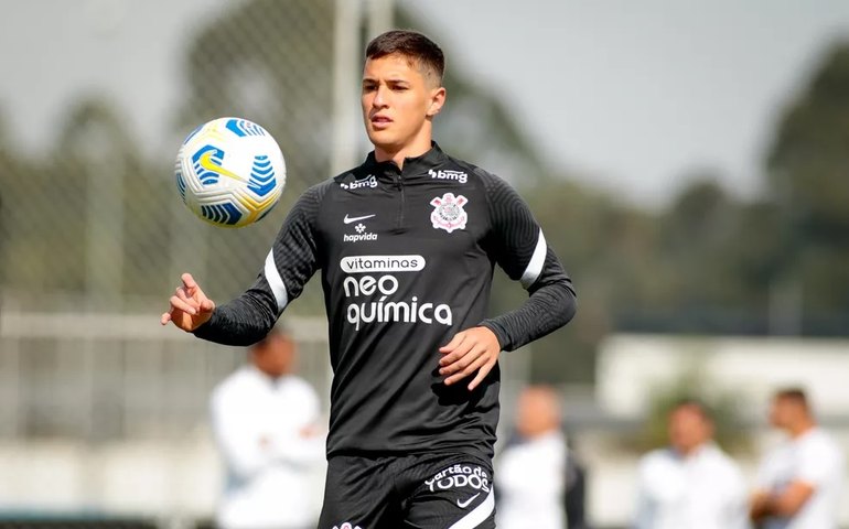 Mateus Vital completa 200 jogos no Corinthians em Goiânia: &#8216;Que venham mais 200&#8217;