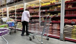 Inflação segue acima de 10% no período de 12 meses / Foto: Foto: Sebastiao Moreira/EFE