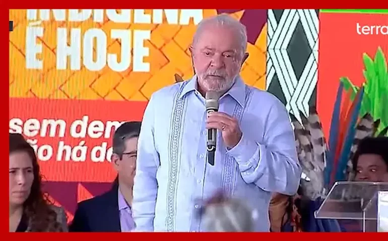 Lula deixa São Paulo após ato de 1º de maio e retorna para Brasília