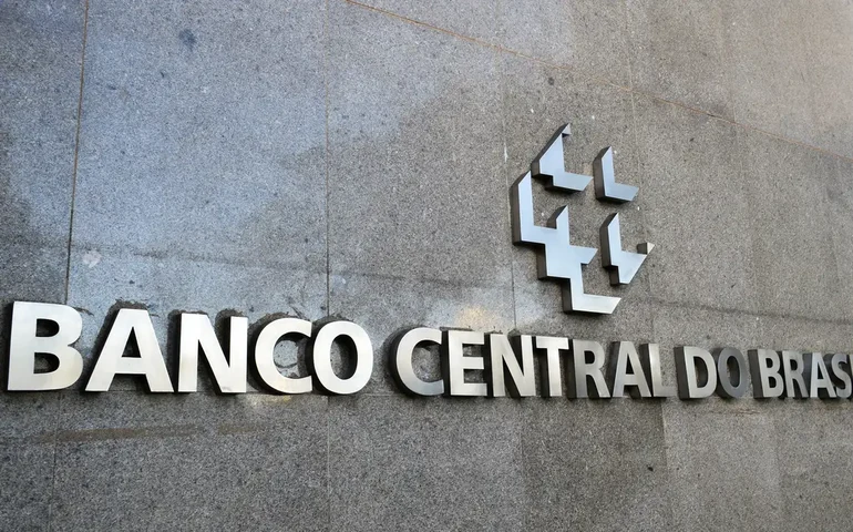 Banco Central detalha manutenção da Selic em 15% em ata do Copom