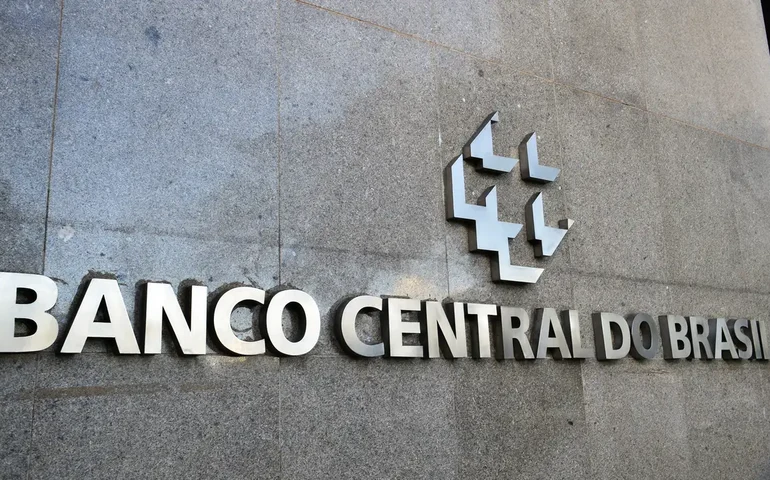 Presidente da CVM afirma que instituição está 'sob ataque' e critica postura do Banco Central