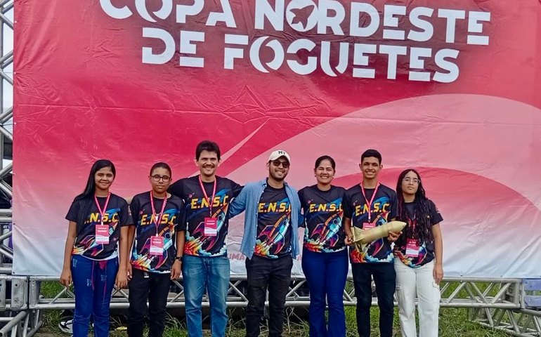 Estudantes de Limoeiro de Anadia alcançam feito histórico na Copa Nordeste de Foguetes 2025