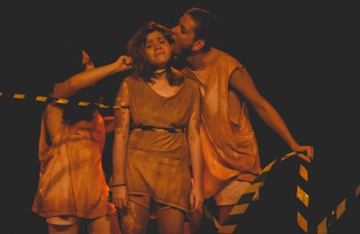 Quinta no Arena apresenta peça teatral Geni Não Recomendada