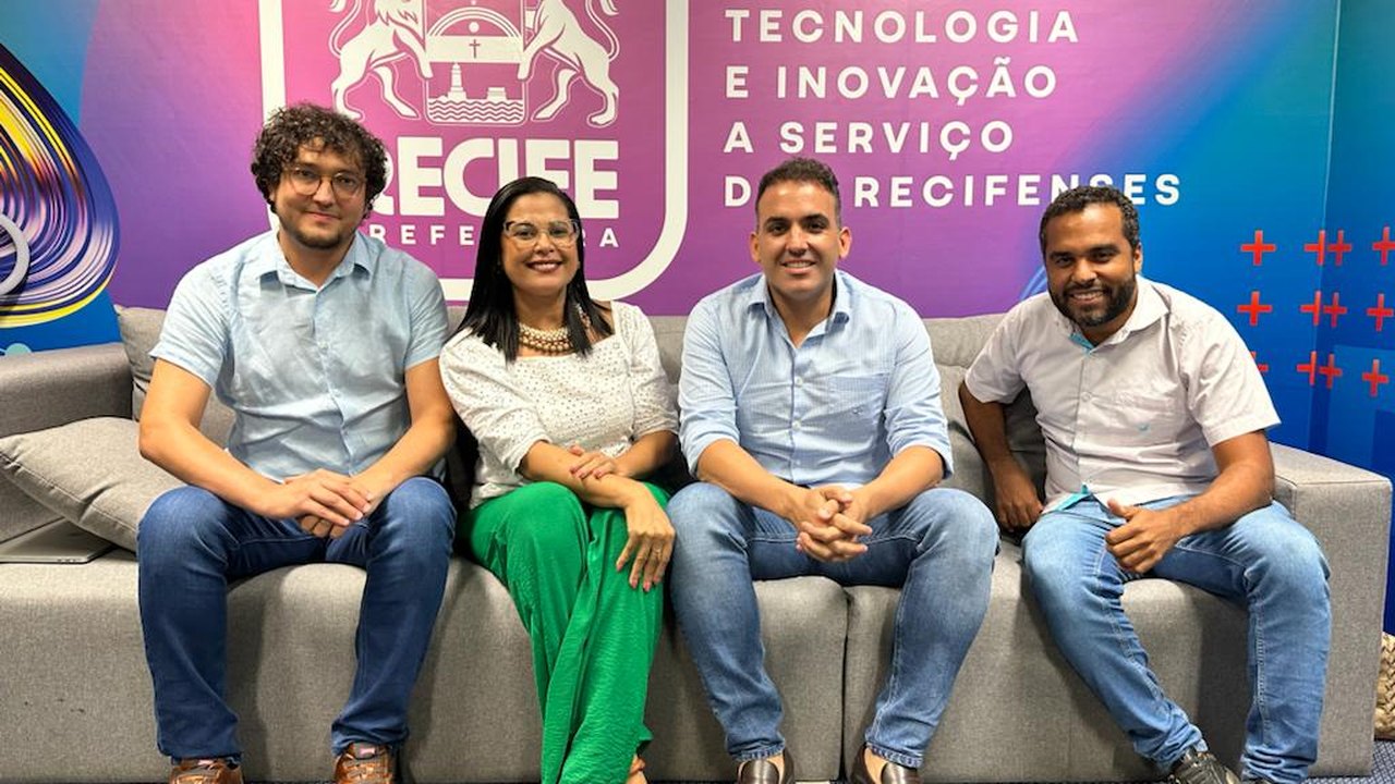 No Recife, prefeito de Pilar conhece estratégia de transformação digital para aplicar em Alagoas