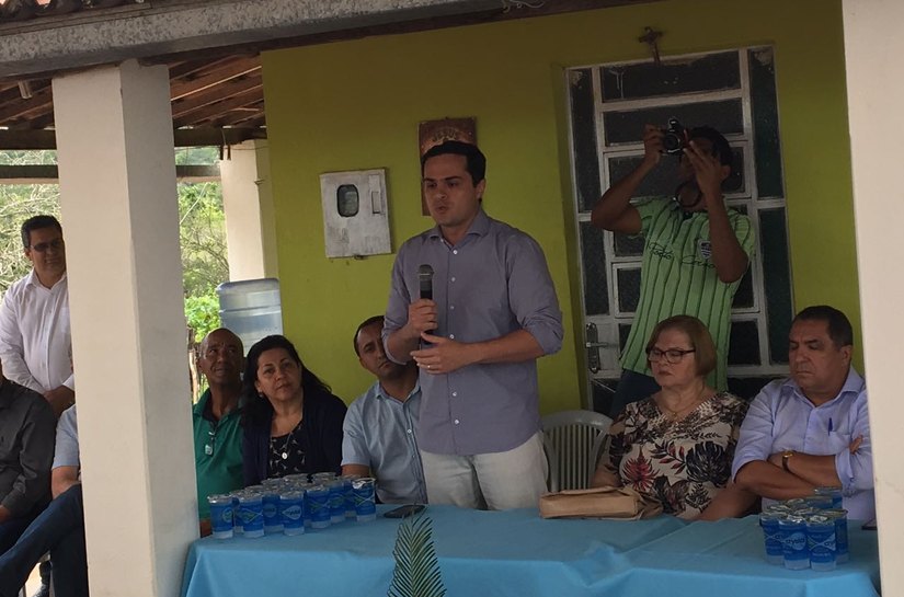 Semarh entrega sistema de abastecimento em Poço das Trincheiras