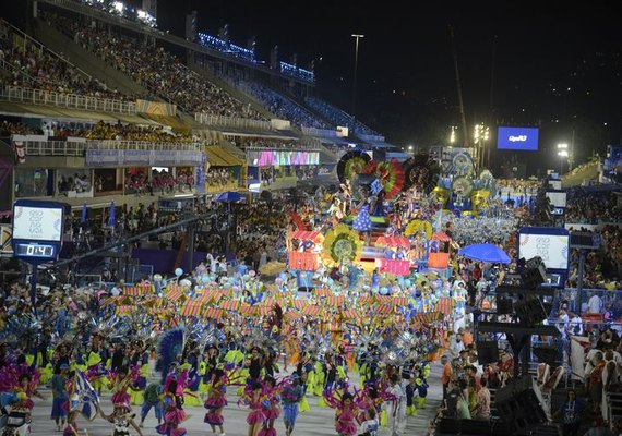 Rio de Janeiro: carnaval renasce no Sambódromo após dois anos de pandemia