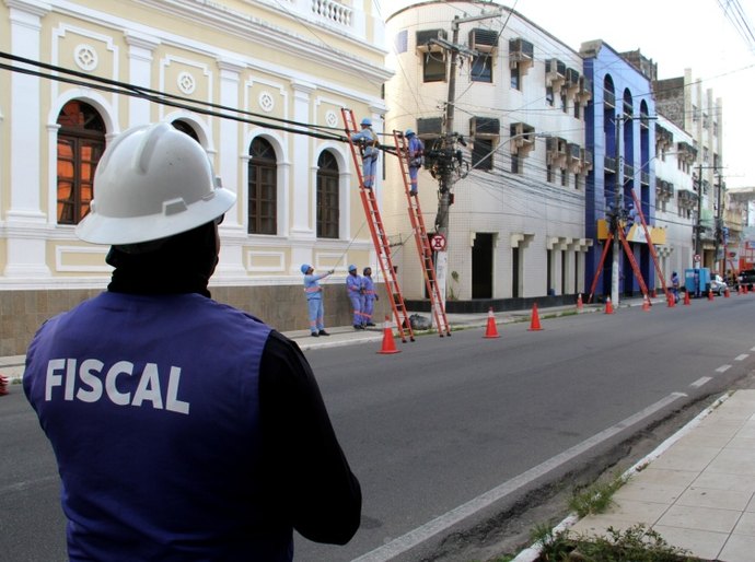 Projeto Poste Limpo vai reorganizar quase 18 quilômetros de cabos no Centro de Maceió