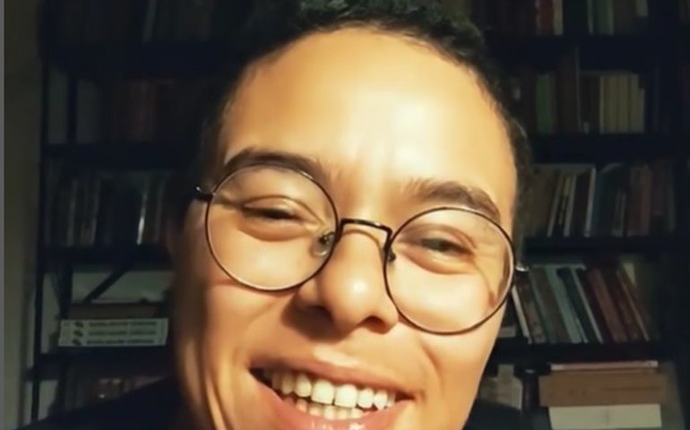 Derek Chauvin exibe pela 1ª vez a filha Alice, que foi gerada pela irmã da cantora: 'Meu amor'