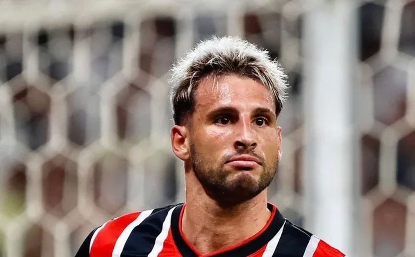 Calleri tem lesão leve na panturrilha confirmada e deve retornar ao São Paulo no fim do mês