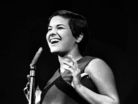 Netos de Elis Regina gravam vídeo cantando sucesso da avó