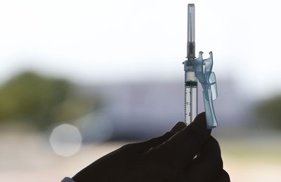 Vacina brasileira contra a covid-19 estará pronta em 9 meses