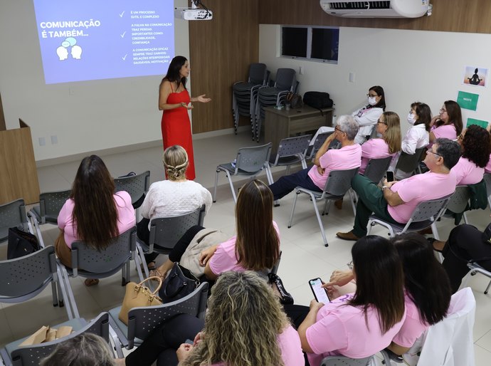 Unimed Maceió realiza workshop sobre assistência humanizada para equipe de obstetrícia