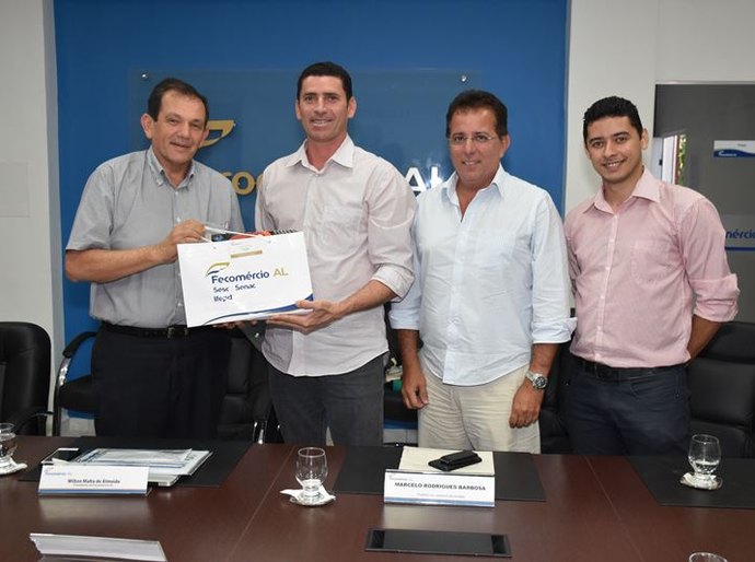 Prefeito de Limoeiro de Anadia propõe parceria com o Sistema Fecomércio