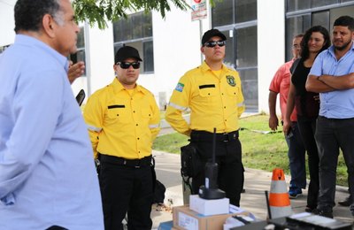 Fardas usadas por agentes da SMTT de Arapiraca são da empresa Commander New