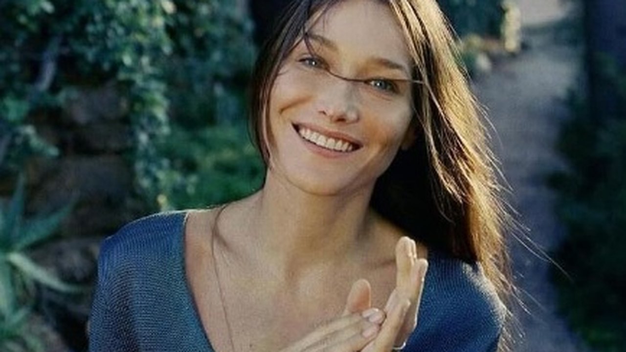 Carla Bruni é interrogada como suspeita no caso contra o ex-presidente da França Nicolas Sarkozy