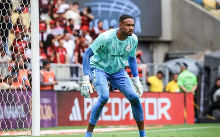 Palmeiras sofre com erros individuais, Pedro se destaca e Flamengo vence 'final' do Brasileirão
