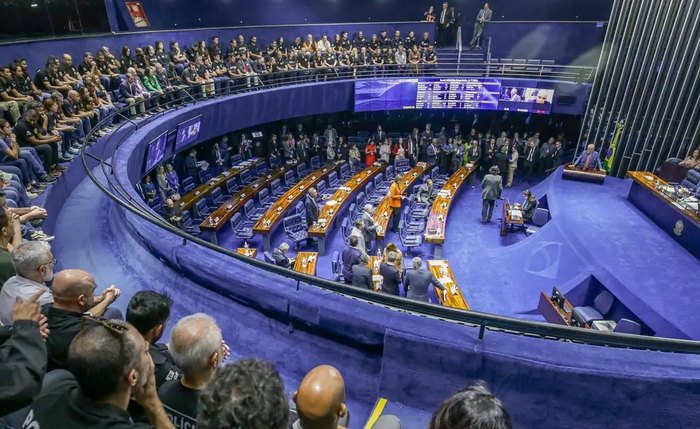 Senadores elegem o novo presidente da Casa