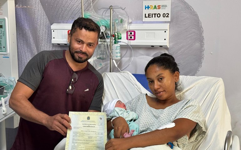 Hospital Regional do Alto Sertão passa a emitir Certidão de Nascimento e CPF para recém-nascidos