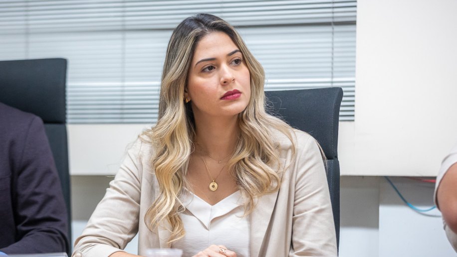 Advogada Camila Porciúncula assume Superintendência de Iluminação Pública de Maceió