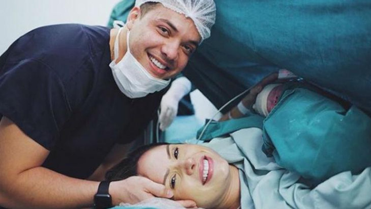 Wesley Safadão anuncia nascimento do 3º filho e mostra foto