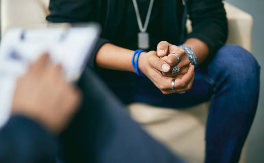 Comissão debate implementação de serviços de psicologia e assistência social em escolas públicas