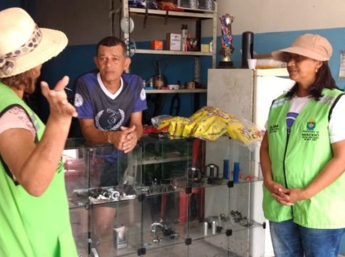 Moradores do Benedito Bentes recebem ação de educação ambiental da Slum