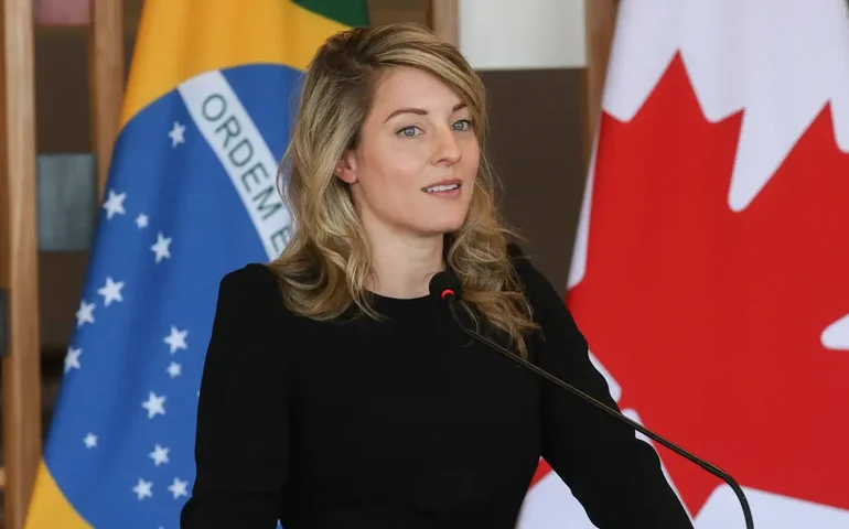 Chanceler do Canadá diz que todas opções estão na mesa para responder a ameaças de Trump