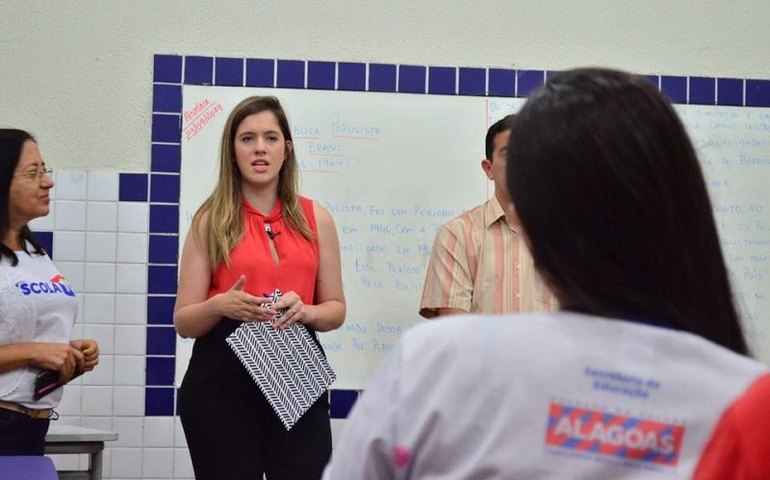 Governador atende apelo da deputada Cibele Moura e anuncia liberação do auxílio-merenda