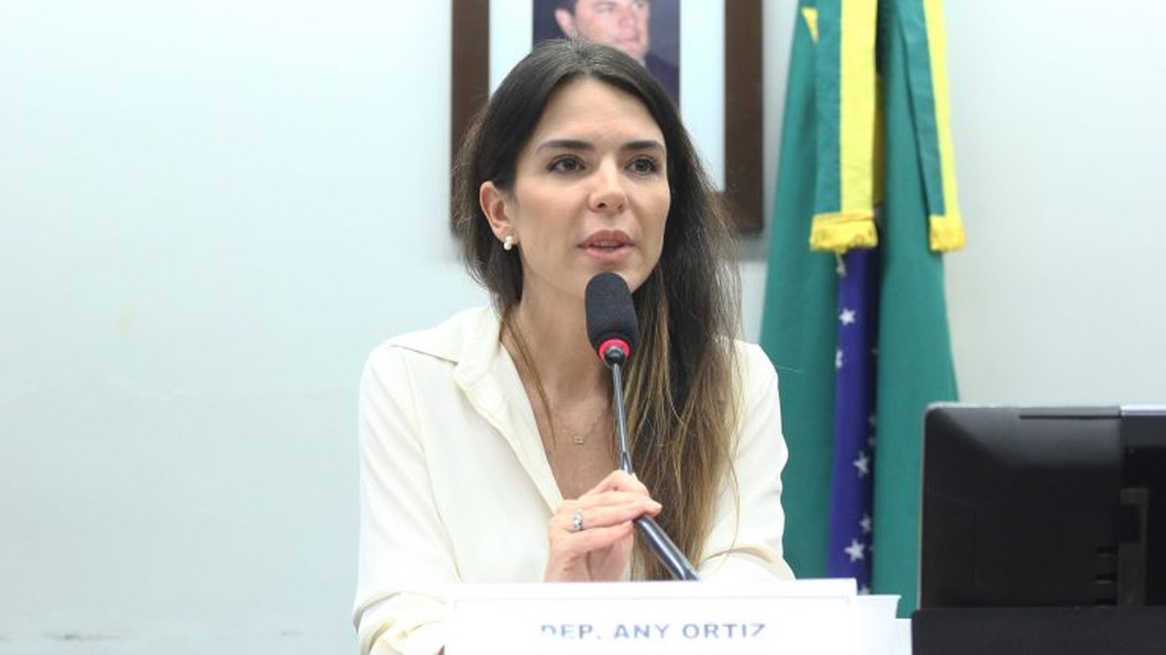 Comissão aprova regulação da concorrência entre plataformas digitais